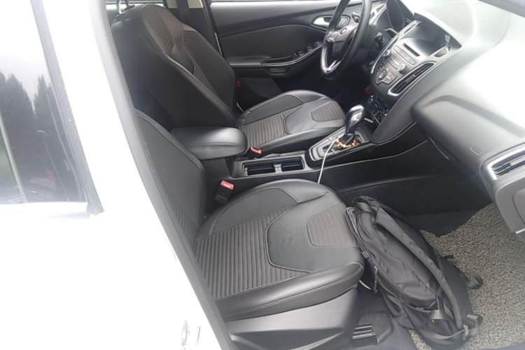 Used Ford Focus 2015 Sedan 1.6L Automatic Trend Model Right Front Seat