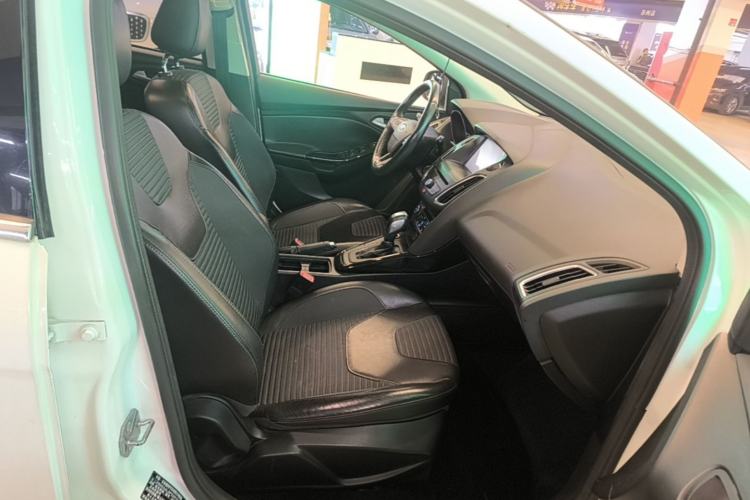 Used Ford Focus 2015 Hatchback EcoBoost 180 Automatic Elite Model Right Front Seat
