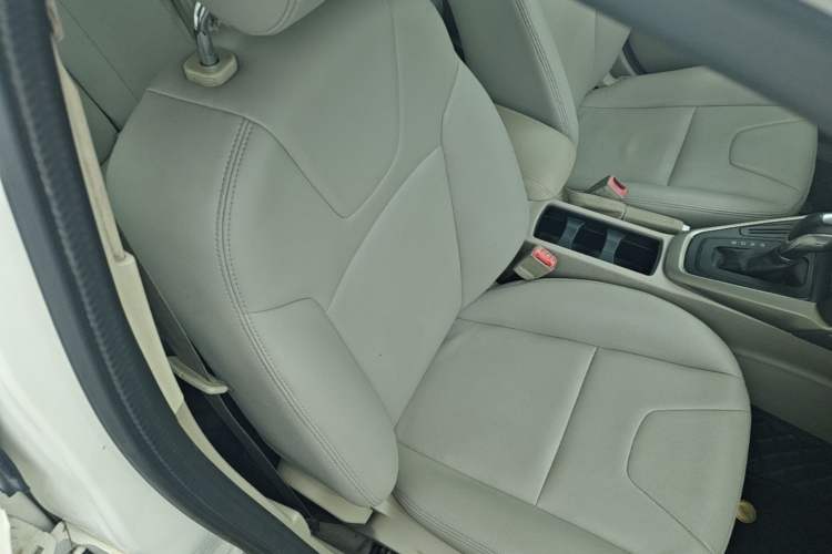 Used Ford Focus 2015 Sedan 1.6L Automatic Trend Model Right Front Seat