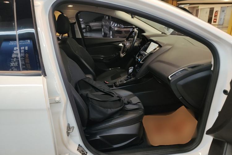 Used Ford Focus 2015 Hatchback 1.6L Automatic Fashion Edition Right Front Seat