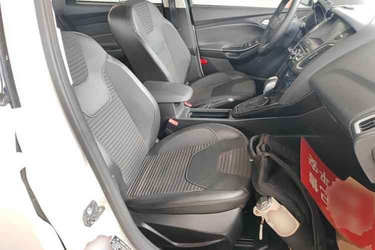 Used Ford Focus 2015 Sedan 1.6L Automatic Trend Model Right Front Seat