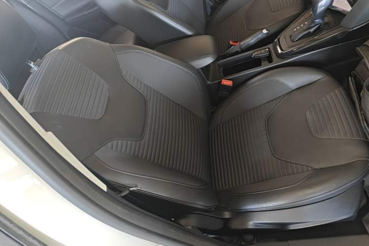 Used Ford Focus 2015 Hatchback EcoBoost 180 Automatic Elite Model Right Front Seat