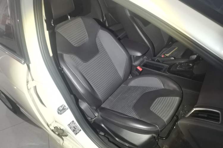 Used Ford Focus 2015 Hatchback EcoBoost 180 Automatic Elite Model Right Front Seat