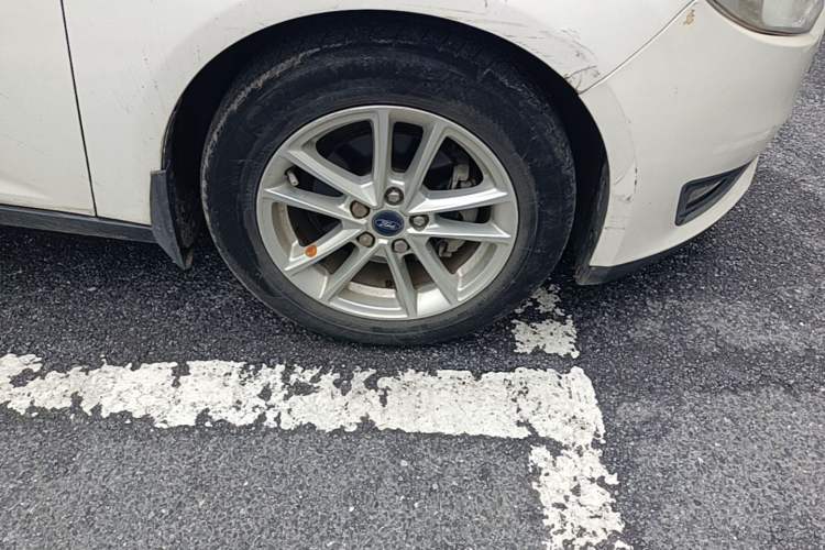 Used Ford Focus 2015 Hatchback 1.6L Automatic Fashion Edition Right Front Wheel Hub
