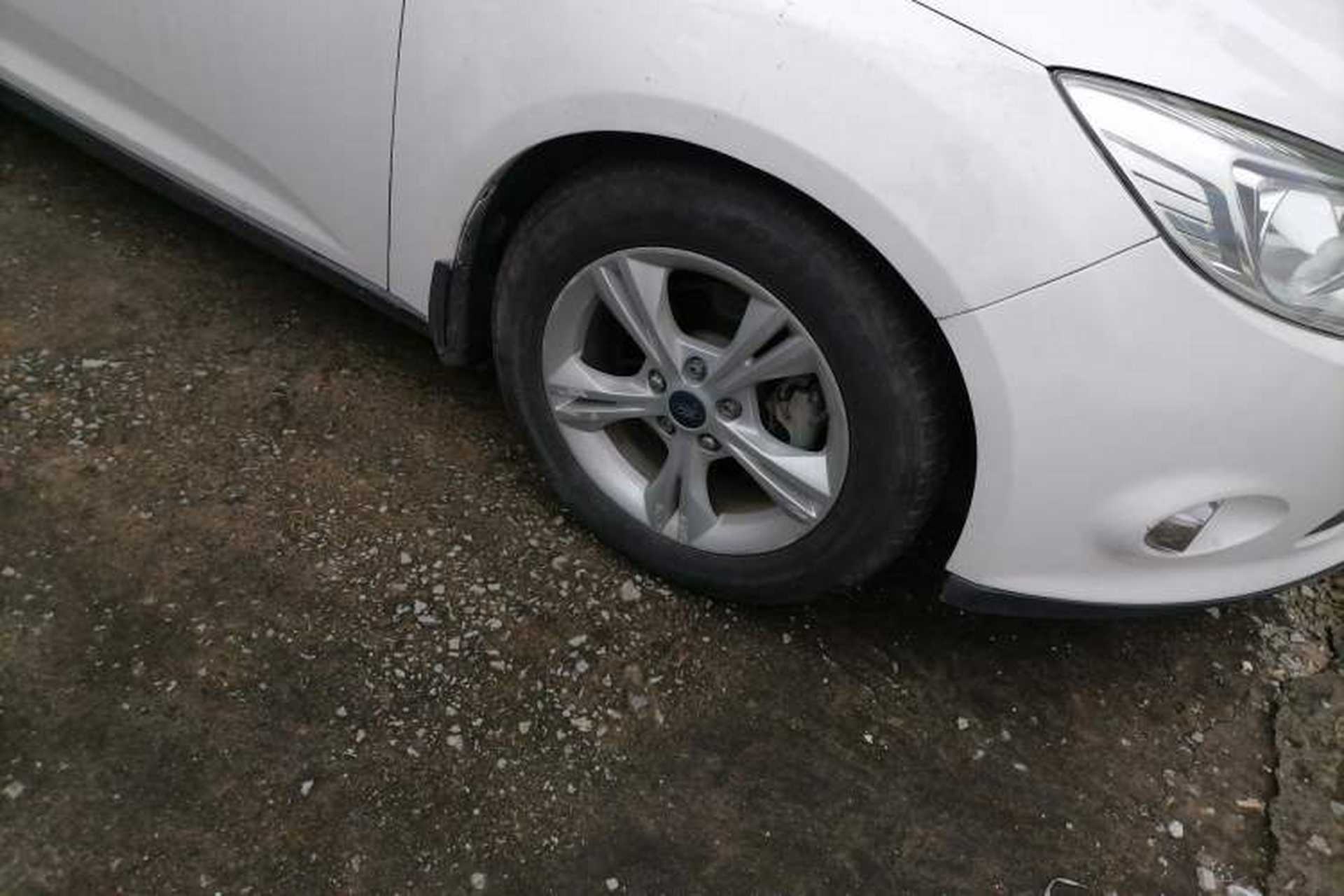 Used Ford Focus 2015 Sedan 1.6L Automatic Trend Model Right Front Wheel Hub