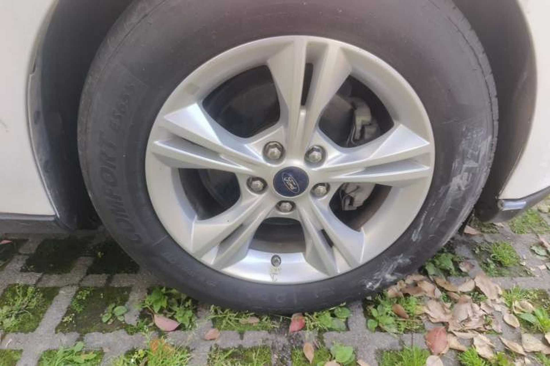 Used Ford Focus 2015 Hatchback 1.6L Manual Comfort Edition Right Front Wheel Hub