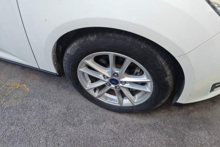 Used Ford Focus 2015 Hatchback EcoBoost 180 Automatic Elite Model Right Front Wheel Hub