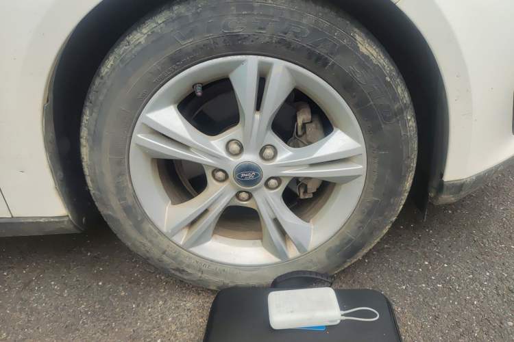 Used Ford Focus 2015 Hatchback 1.6L Automatic Comfort Model Right Front Wheel Hub