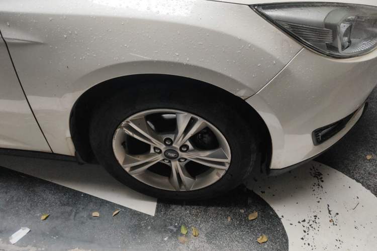 Used Ford Focus 2015 Hatchback 1.6L Automatic Comfort Model Right Front Wheel Hub