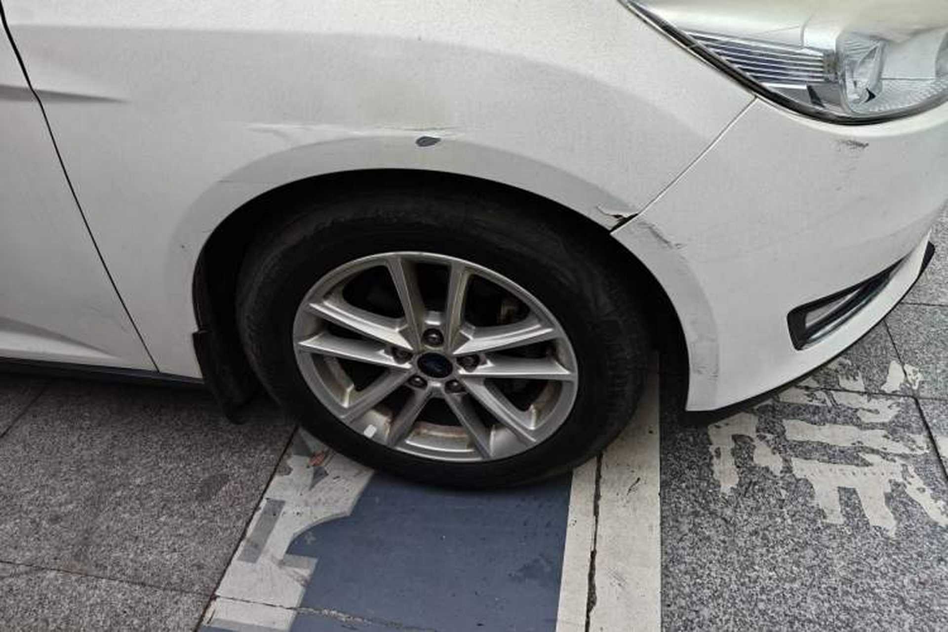 Used Ford Focus 2015 Sedan 1.6L Automatic Trend Model Right Front Wheel Hub