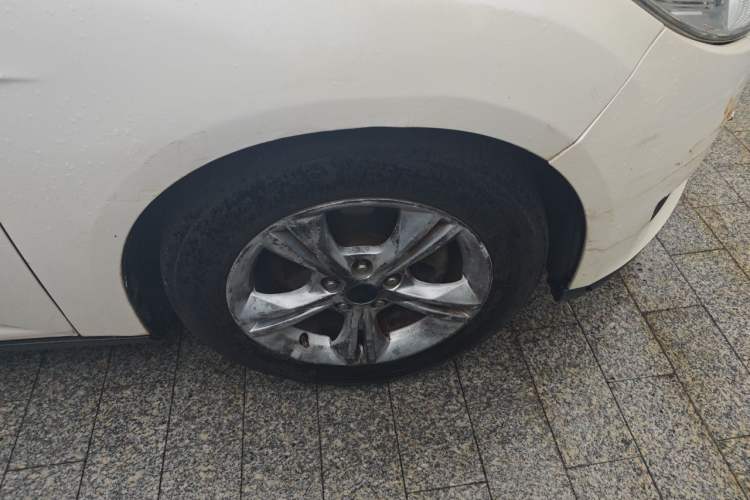 Used Ford Focus 2015 Sedan 1.6L Automatic Comfort Model Right Front Wheel Hub