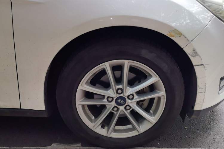Used Ford Focus 2015 Sedan 1.6L Automatic Trend Model Right Front Wheel Hub