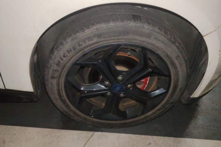 Used Ford Focus 2015 Hatchback 1.6L Manual Fashion Edition Right Front Wheel Hub