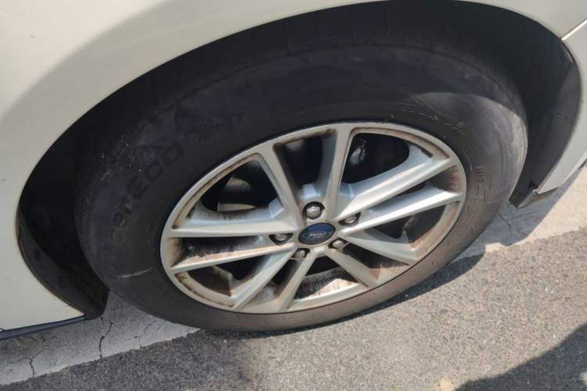 Used Ford Focus 2015 Hatchback EcoBoost 125 Automatic Supreme Style Edition Right Front Wheel Hub