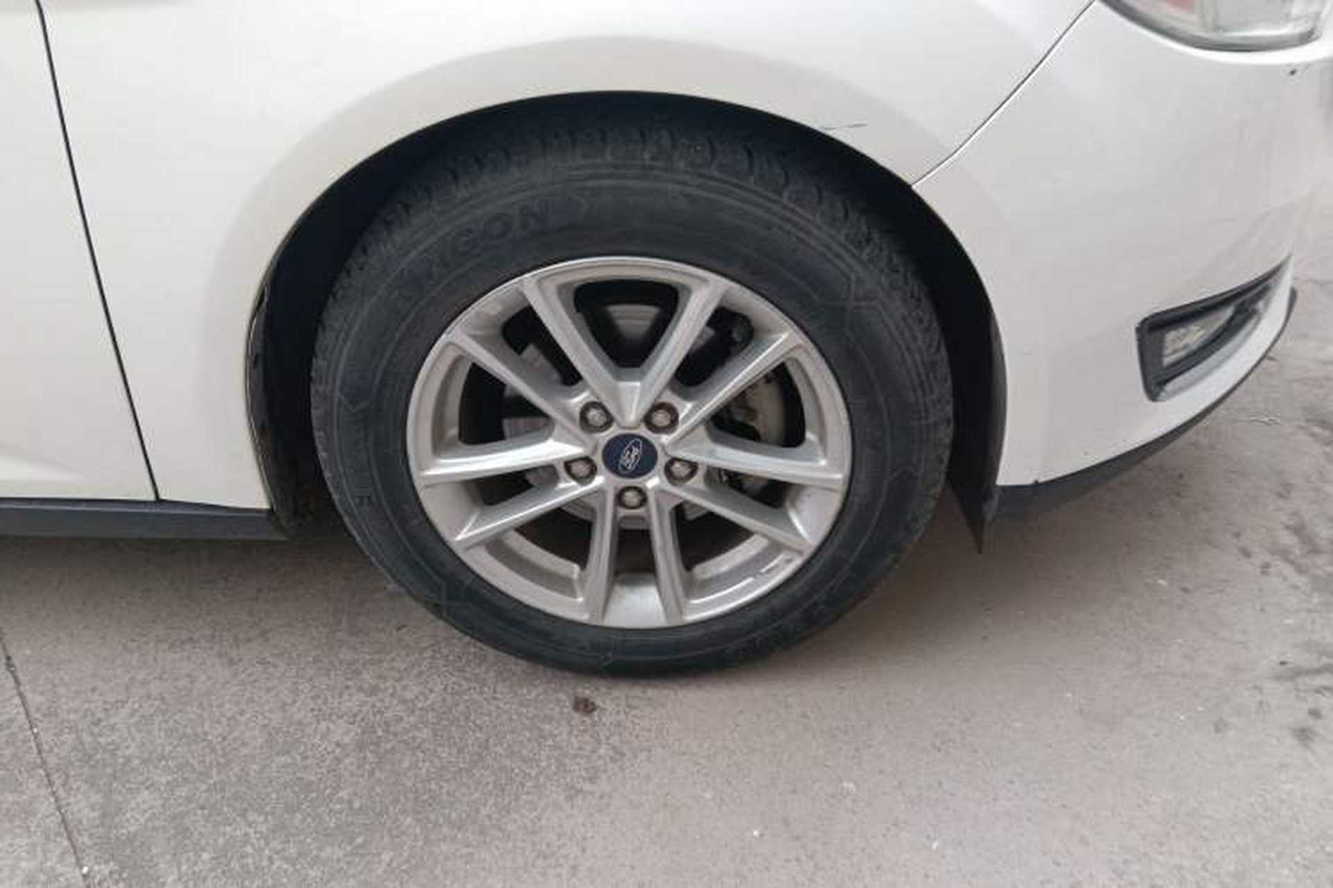 Used Ford Focus 2015 Hatchback 1.6L Automatic Fashion Edition Right Front Wheel Hub