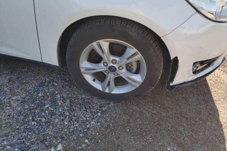 Used Ford Focus 2015 Sedan 1.6L Automatic Comfort Model Right Front Wheel Hub