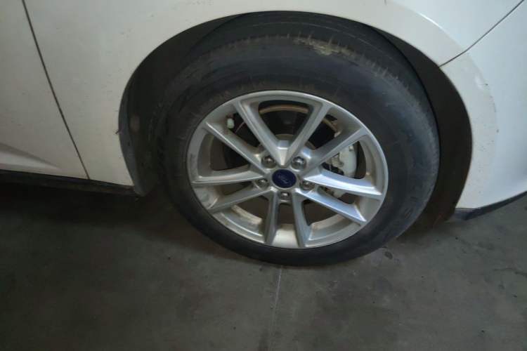 Used Ford Focus 2015 Hatchback EcoBoost 180 Automatic Elite Model Right Front Wheel Hub