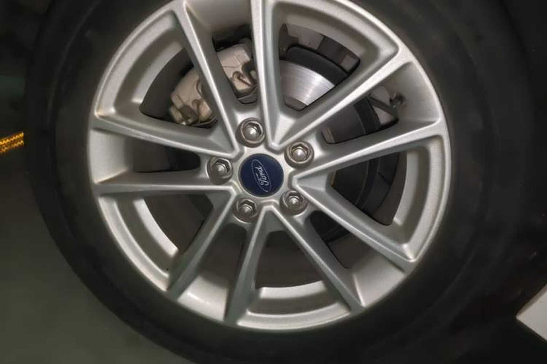 Used Ford Focus 2015 Hatchback 1.6L Automatic Fashion Edition Right Front Wheel Hub