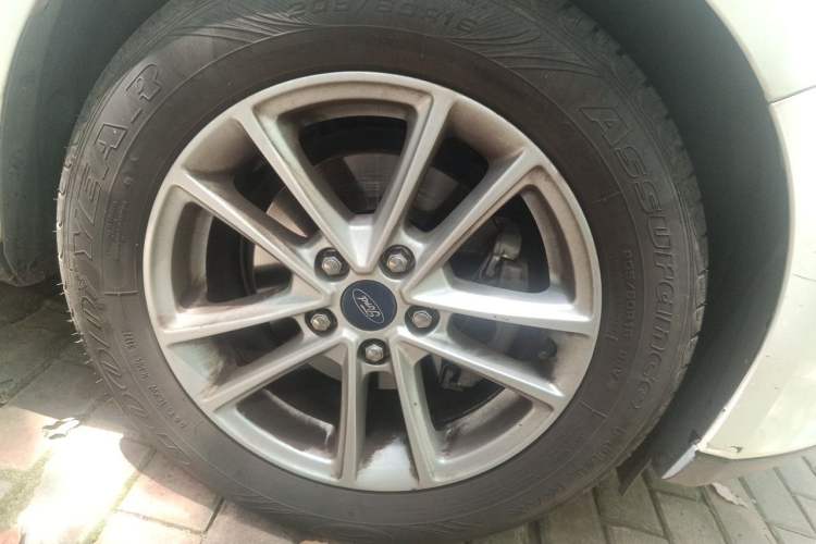 Used Ford Focus 2015 Sedan 1.6L Automatic Trend Model Right Front Wheel Hub