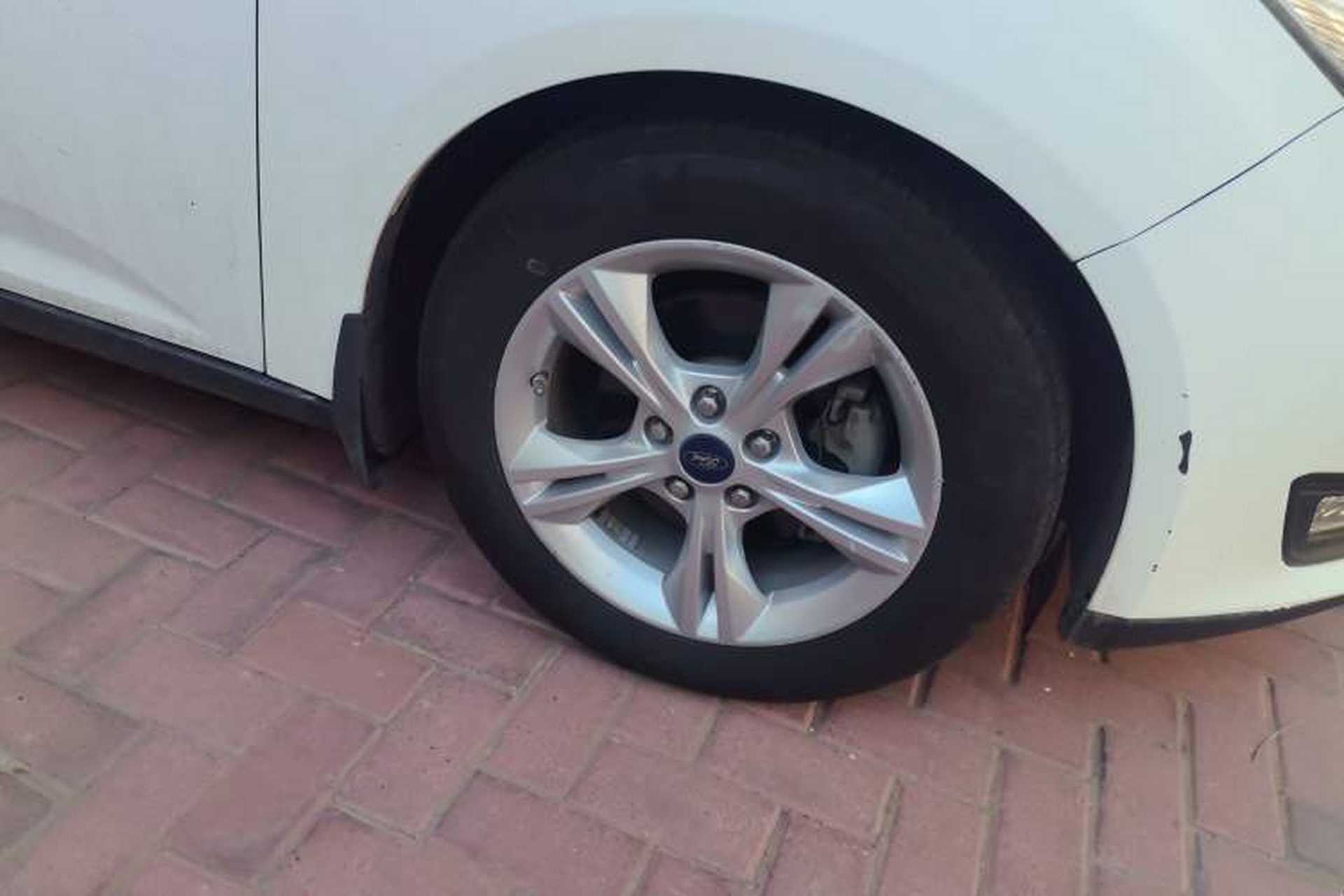 Used Ford Focus 2015 Hatchback 1.6L Automatic Comfort Model Right Front Wheel Hub