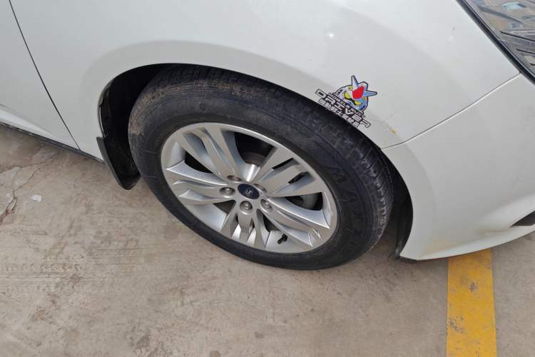 Used Ford Focus 2015 Hatchback 1.6L Manual Comfort Edition Right Front Wheel Hub
