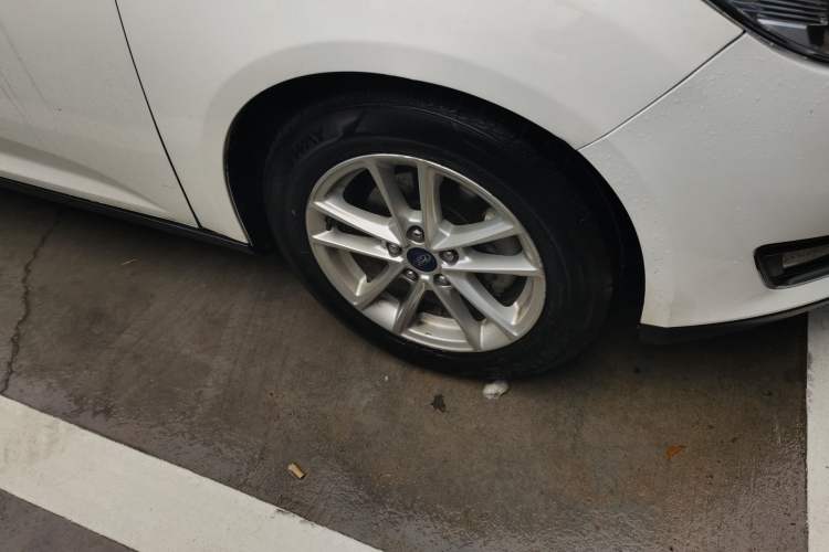 Used Ford Focus 2015 Hatchback EcoBoost 180 Automatic Elite Model Right Front Wheel Hub
