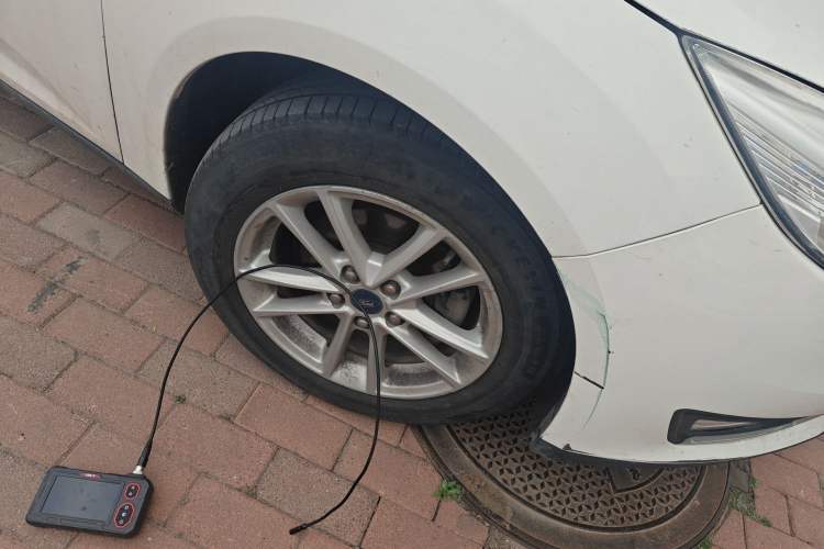 Used Ford Focus 2015 Hatchback 1.6L Automatic Fashion Edition Right Front Wheel Hub