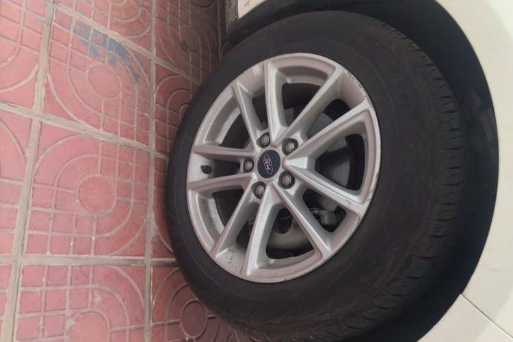 Used Ford Focus 2015 Hatchback 1.6L Automatic Fashion Edition Right Front Wheel Hub