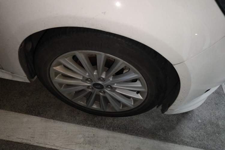 Used Ford Focus 2015 Hatchback EcoBoost 180 Automatic Sport Model Right Front Wheel Hub