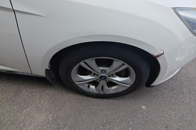 Used Ford Focus 2015 Hatchback 1.6L Automatic Comfort Model Right Front Wheel Hub