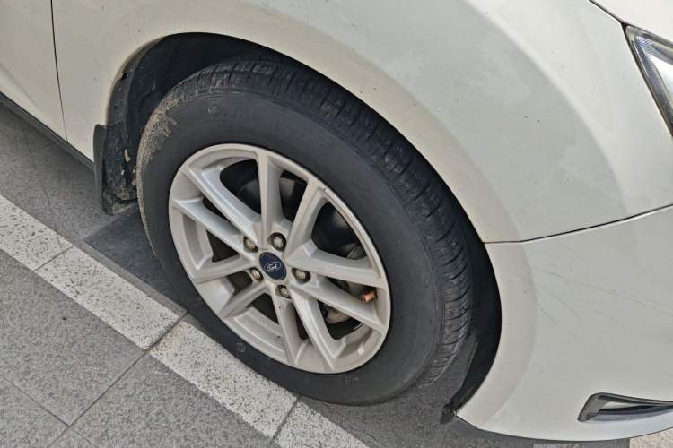 Used Ford Focus 2015 Hatchback EcoBoost 180 Automatic Elite Model Right Front Wheel Hub