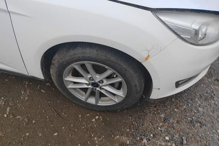 Used Ford Focus 2015 Hatchback 1.6L Automatic Fashion Edition Right Front Wheel Hub