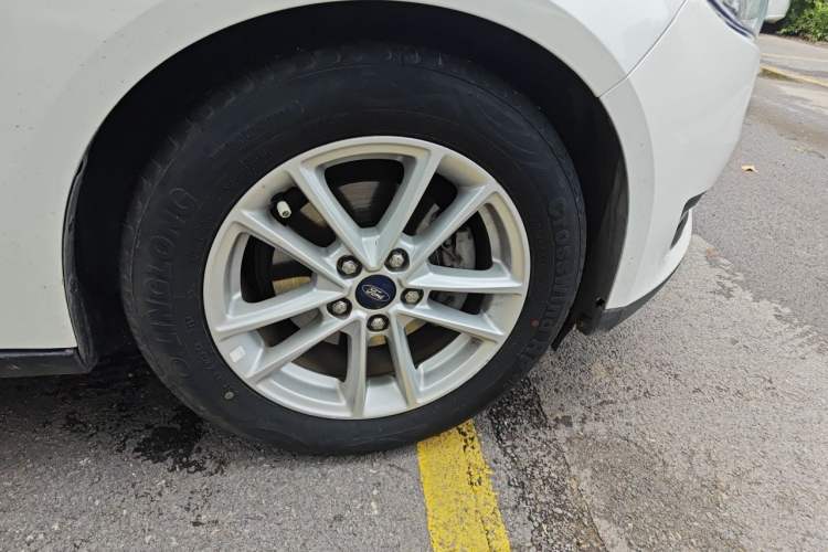 Used Ford Focus 2015 Hatchback 1.6L Manual Fashion Edition Right Front Wheel Hub