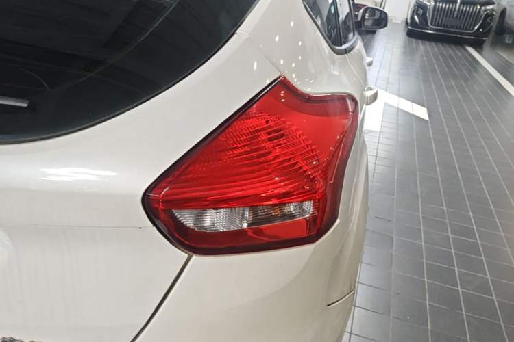 Used Ford Focus 2015 Hatchback 1.6L Automatic Comfort Model Right Rear Taillight
