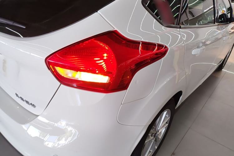 Used Ford Focus 2015 Hatchback 1.6L Manual Fashion Edition Right Rear Taillight