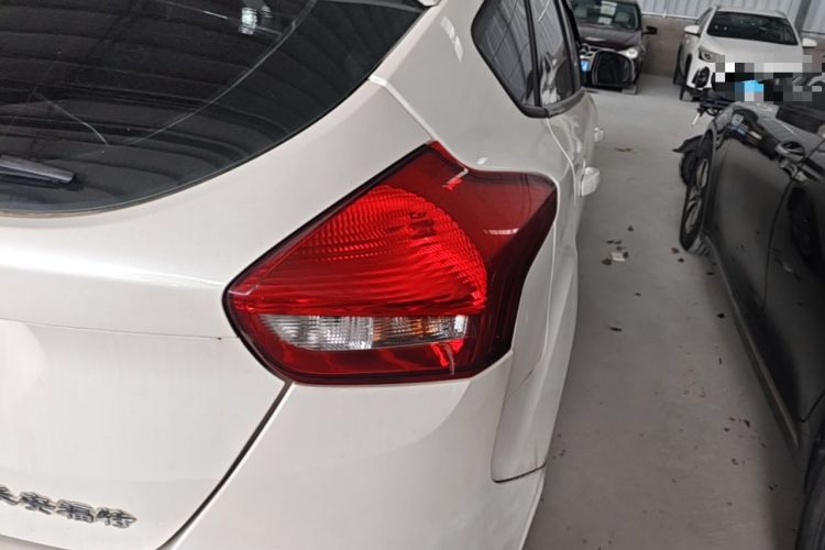 Used Ford Focus 2015 Hatchback 1.6L Automatic Comfort Model Right Rear Taillight