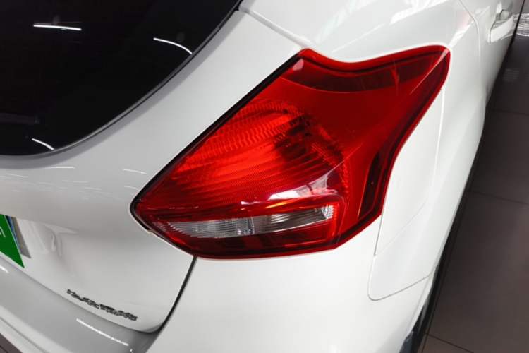 Used Ford Focus 2015 Hatchback 1.6L Automatic Comfort Model Right Rear Taillight
