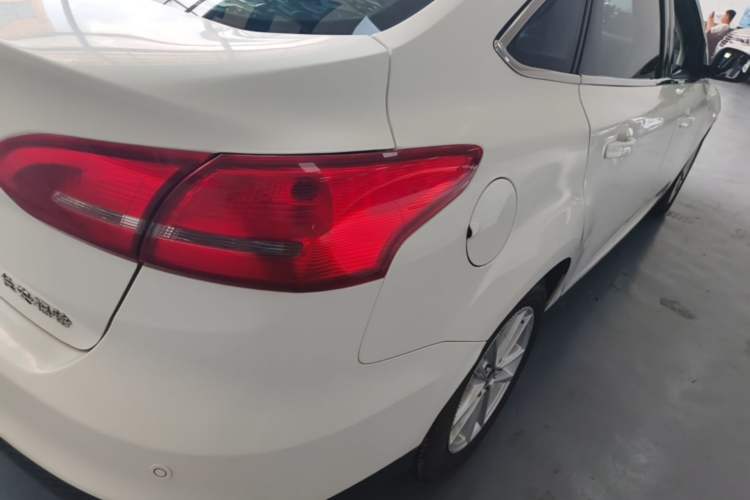 Used Ford Focus 2015 Sedan 1.6L Automatic Trend Model Right Rear Taillight