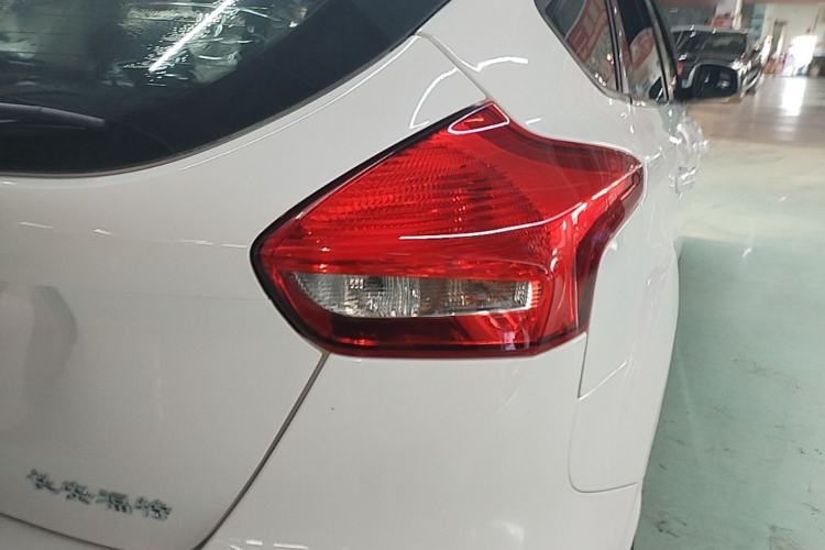 Used Ford Focus 2015 Hatchback 1.6L Automatic Comfort Model Right Rear Taillight