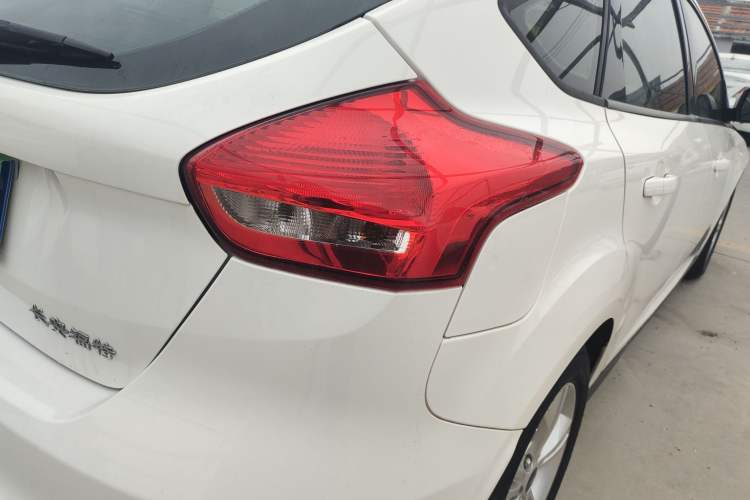 Used Ford Focus 2015 Hatchback 1.6L Automatic Comfort Model Right Rear Taillight