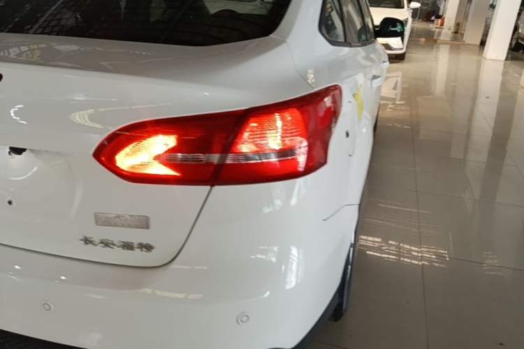 Used Ford Focus 2015 Sedan 1.6L Automatic Trend Model Right Rear Taillight