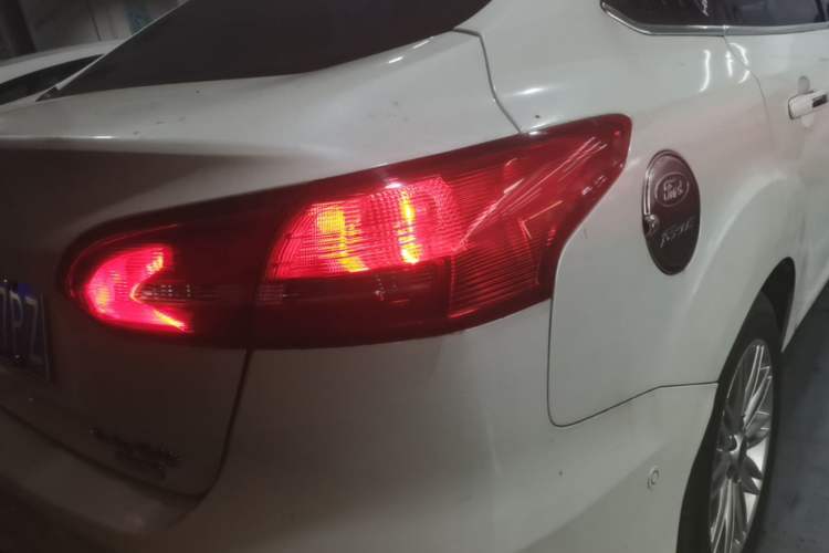 Used Ford Focus 2015 Sedan EcoBoost 180 Automatic Flagship Model Right Rear Taillight