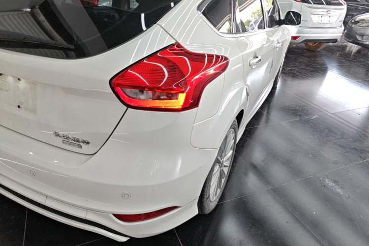 Used Ford Focus 2015 Hatchback EcoBoost 180 Automatic Sport Model Right Rear Taillight