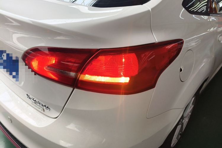 Used Ford Focus 2015 Sedan EcoBoost 125 Automatic Supreme Style Edition Right Rear Taillight
