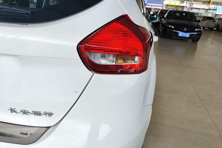 Used Ford Focus 2015 Hatchback 1.6L Manual Comfort Edition Right Rear Taillight