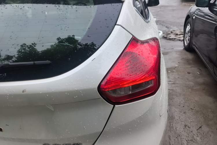 Used Ford Focus 2015 Hatchback EcoBoost 180 Automatic Elite Model Right Rear Taillight