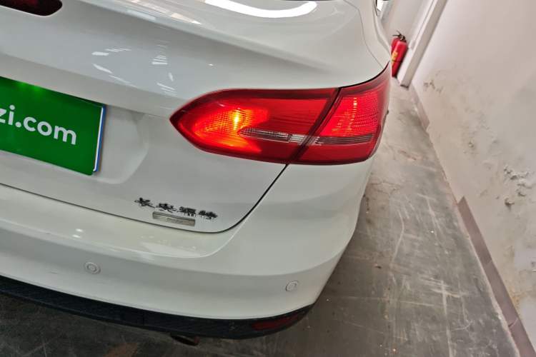 Used Ford Focus 2015 Sedan EcoBoost 180 Automatic Elite Model Right Rear Taillight