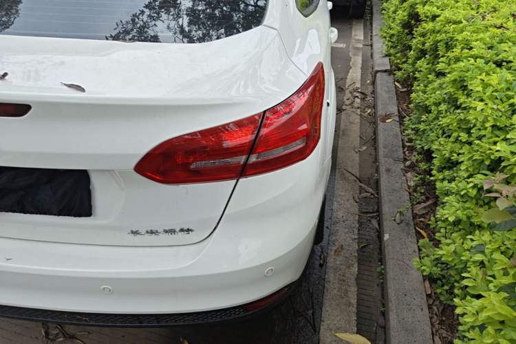 Used Ford Focus 2015 Sedan 1.6L Automatic Trend Model Right Rear Taillight