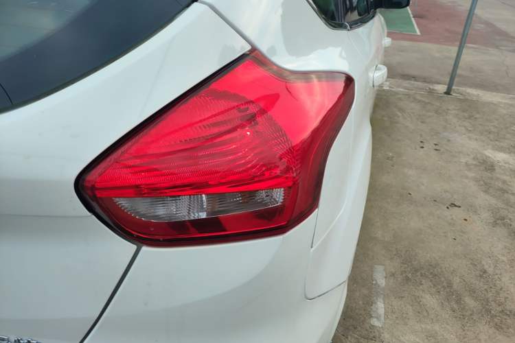 Used Ford Focus 2015 Hatchback 1.6L Automatic Comfort Model Right Rear Taillight