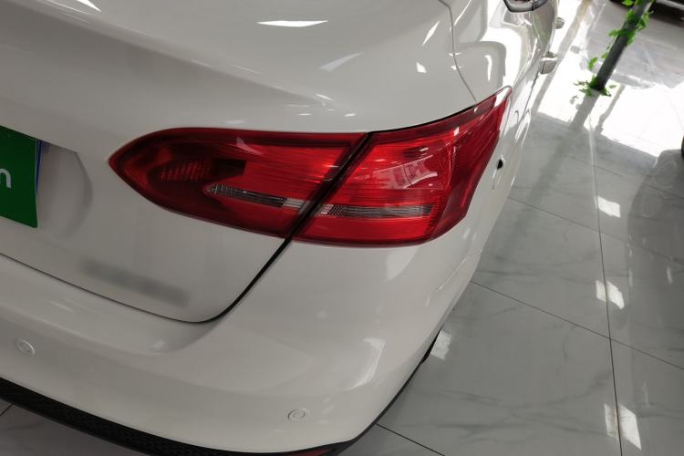 Used Ford Focus 2015 Sedan 1.6L Automatic Trend Model Right Rear Taillight